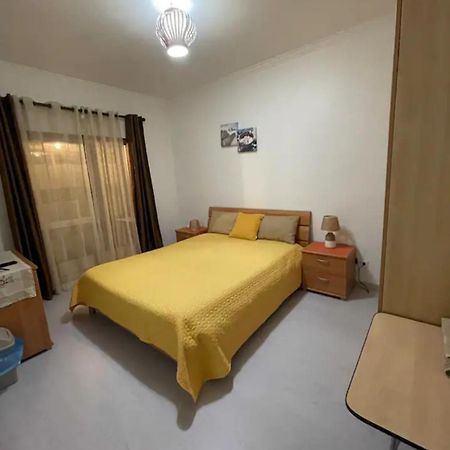 Quarto Calmo E Acolhedor Apartman Almada Kültér fotó